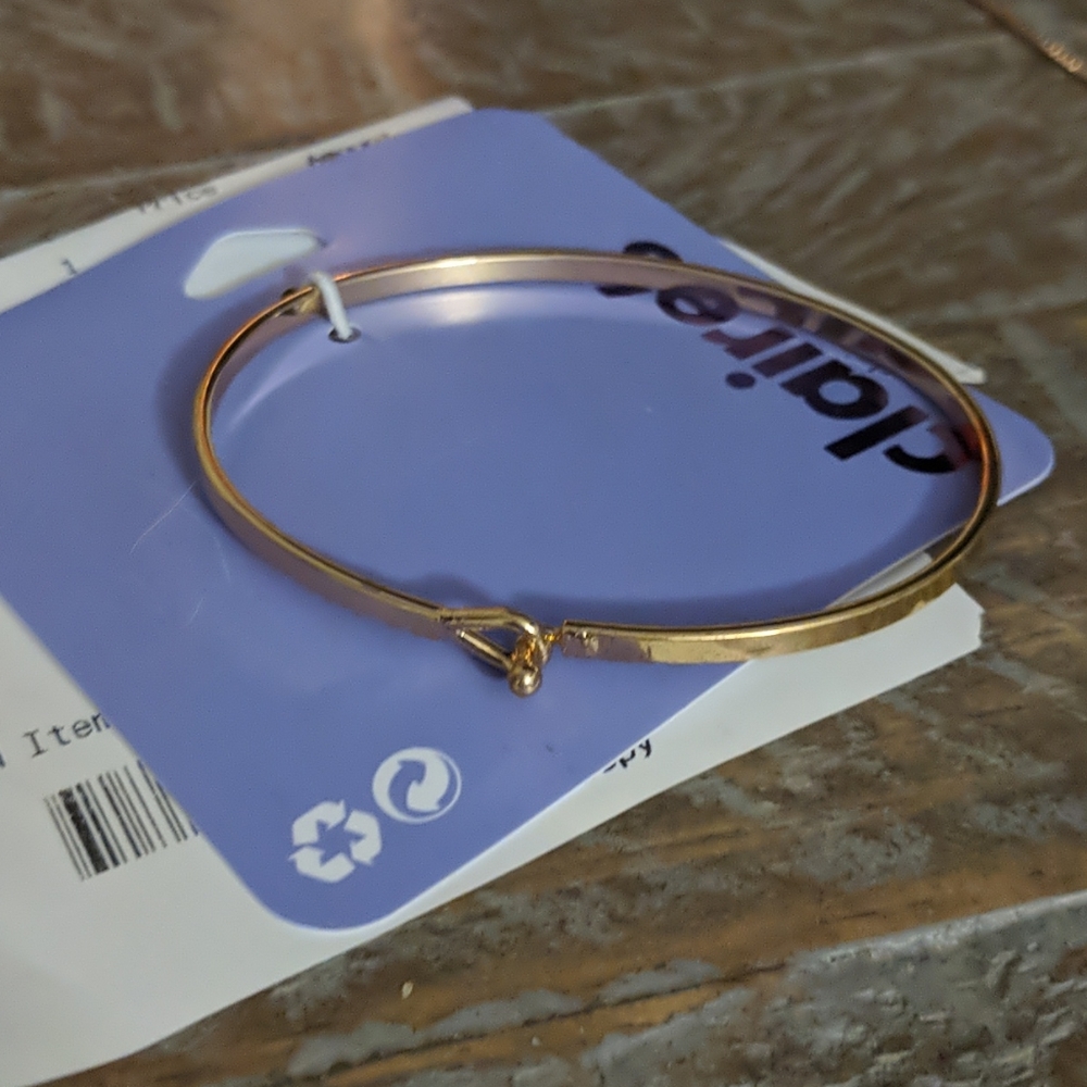 Gold band bracelet